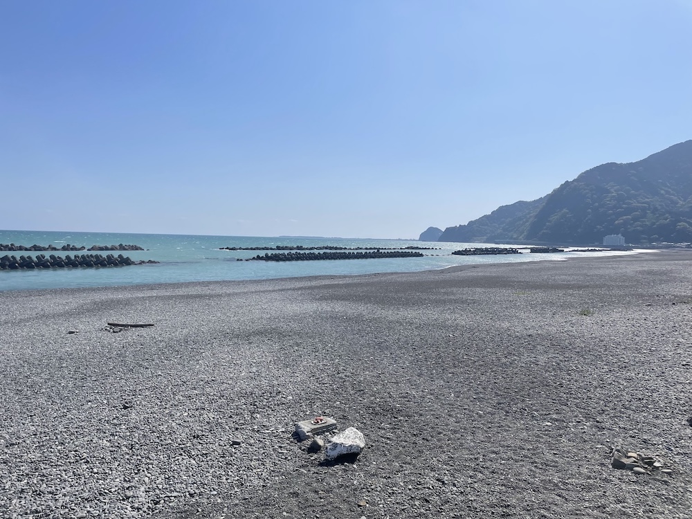 ③砂浜|投げるのが楽しい!家族連れにもおすすめ