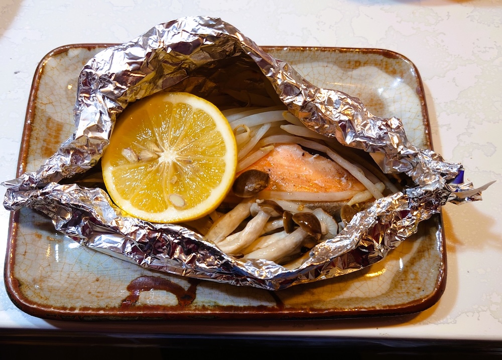 秋鮭ときのこのホイル焼き|包んで焼くだけの簡単メイン