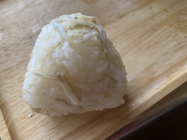 しらすおにぎり