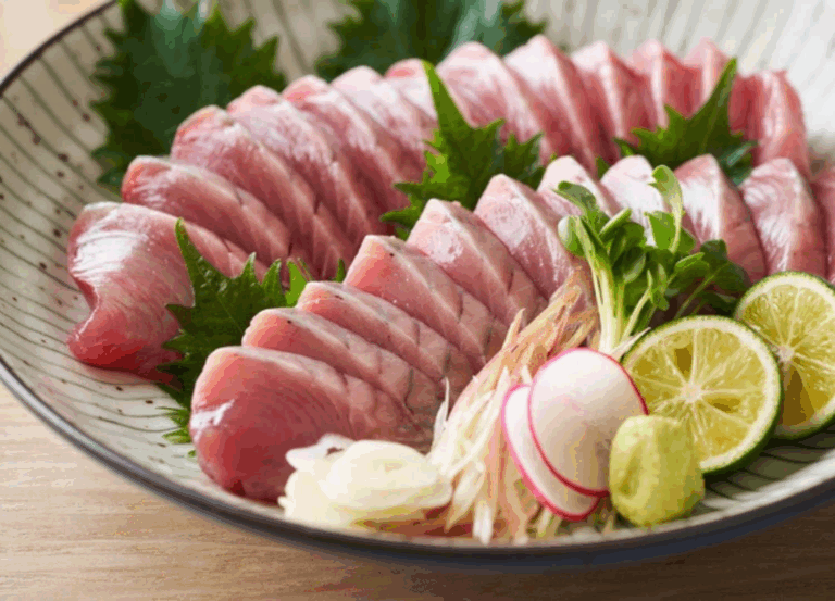 戻り鰹とは？旬の時期・初鰹との違い・おいしい鰹の見分け方を解説 | 海と乾杯