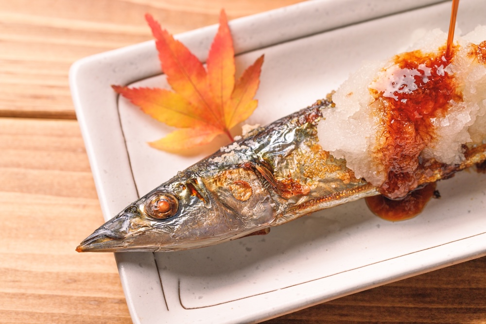 なぜ秋刀魚は炭火焼きが一番おいしいのか?