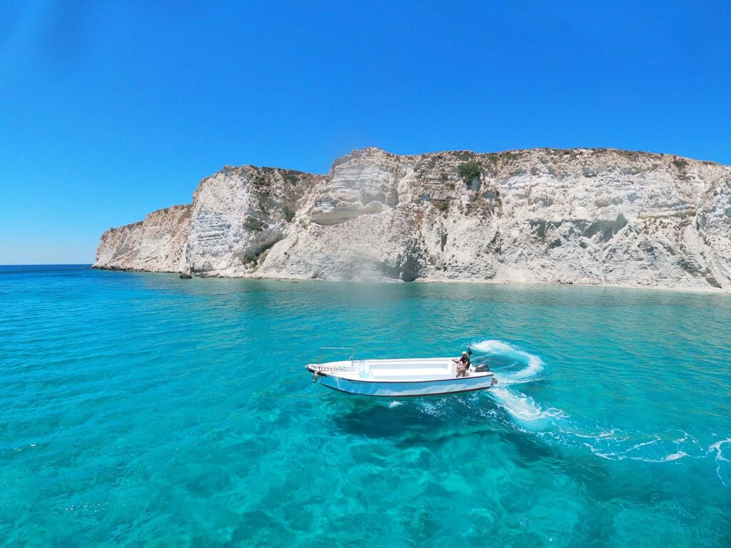 沖縄やハワイやギリシャなど世界の「特に青い海」はなぜ？